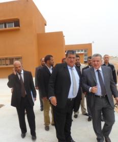 والي جهة العيون يتفقد مشروع إنشاء المدرسة العليا للتكنولوجيا 