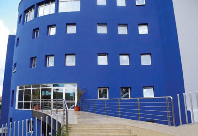 HEM Tanger - Nabila MOUNIB traite du Leadership féminin... à HEM