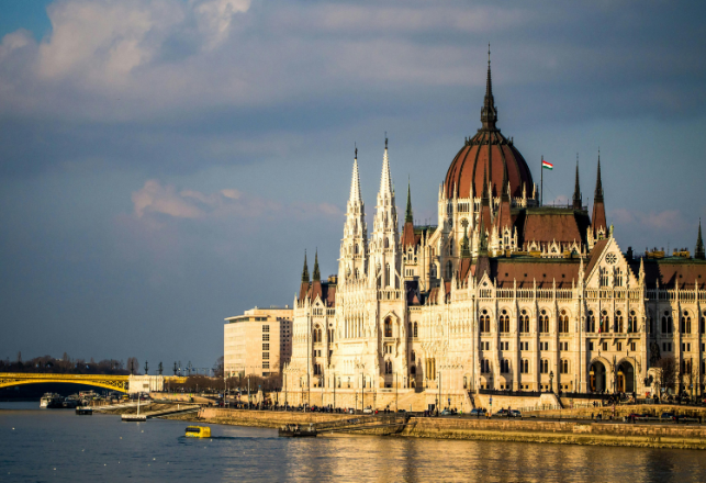 Hongrie bourses d’études pour étudiants marocains 2026-2027